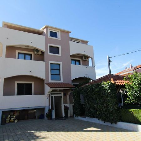 Apartments Lili Biograd Na Moru Ngoại thất bức ảnh