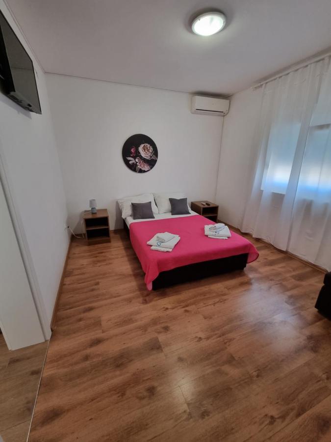Apartments Lili Biograd Na Moru Ngoại thất bức ảnh