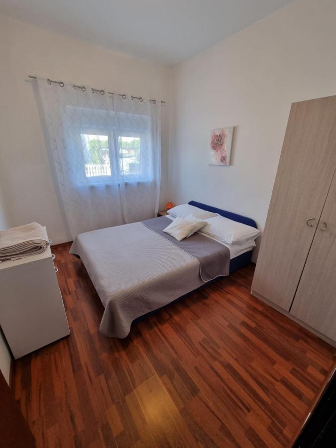 Apartments Lili Biograd Na Moru Ngoại thất bức ảnh