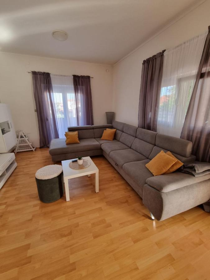 Apartments Lili Biograd Na Moru Ngoại thất bức ảnh