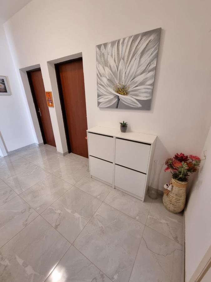 Apartments Lili Biograd Na Moru Ngoại thất bức ảnh