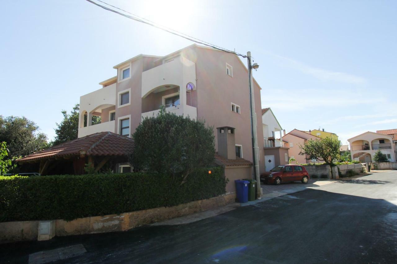 Apartments Lili Biograd Na Moru Ngoại thất bức ảnh